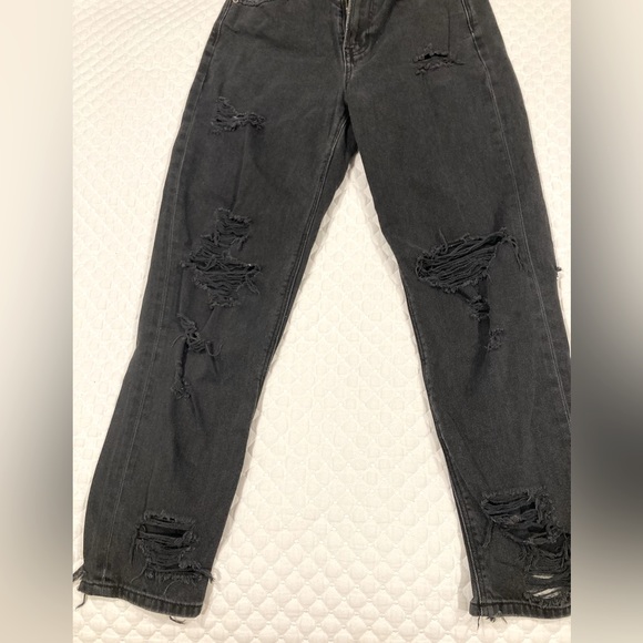 American Eagle Distressed Highwaisted Mom Jeans 4R - Picture 13 of 16